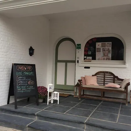 Esprit De Bed & Breakfast